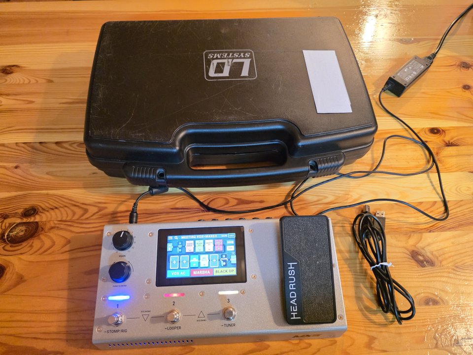 HEADRUSH MX5 SILVER+ Maleta + NAM's + Cables de segunda mano · Foto 1 de 10 · Zaragoza · 250 €