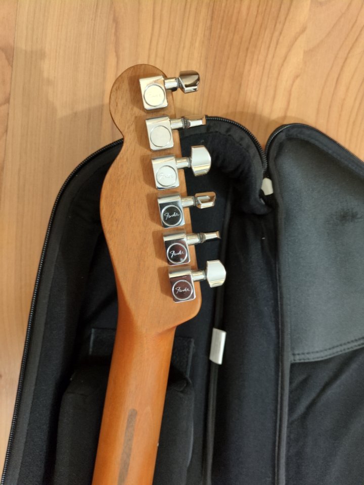 Fender Acoustasonic Telecaster made in USA de segunda mano · Foto 4 de 5 · Zaragoza · 1200 €
