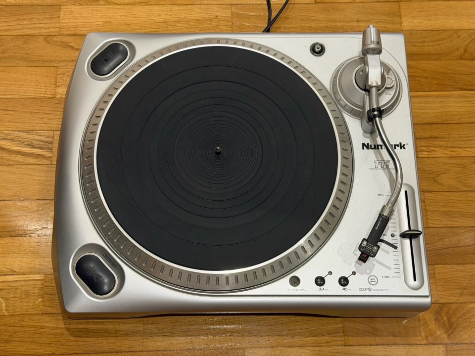 Tocadiscos Numark TT USB de segunda mano · Foto 1 de 6 · A Coruña · 100 €