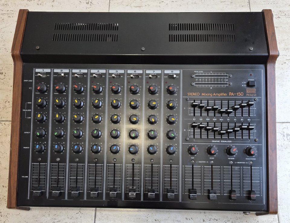 MIXER ROLAND PA-150 de segunda mano · Foto 1 de 8 · Girona · 325 €