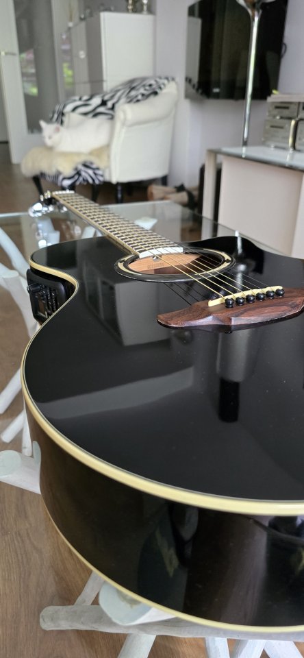 Yamaha Electroacústica de segunda mano · Foto 1 de 10 · Madrid · 175 €