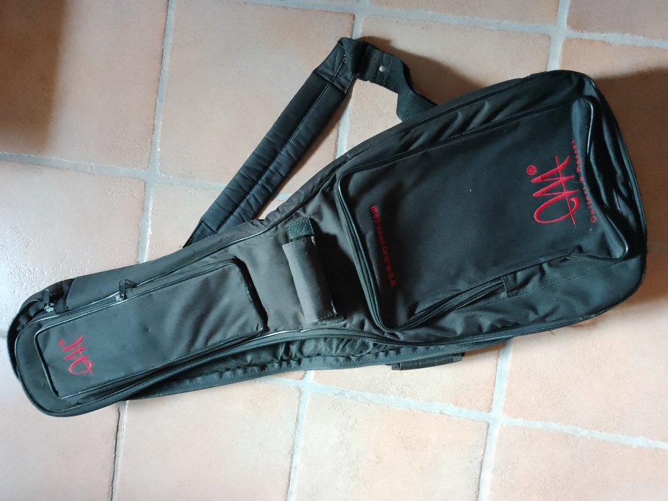 Fundas blandas guitarra de segunda mano · Foto 1 de 2 · Barcelona · 40 €