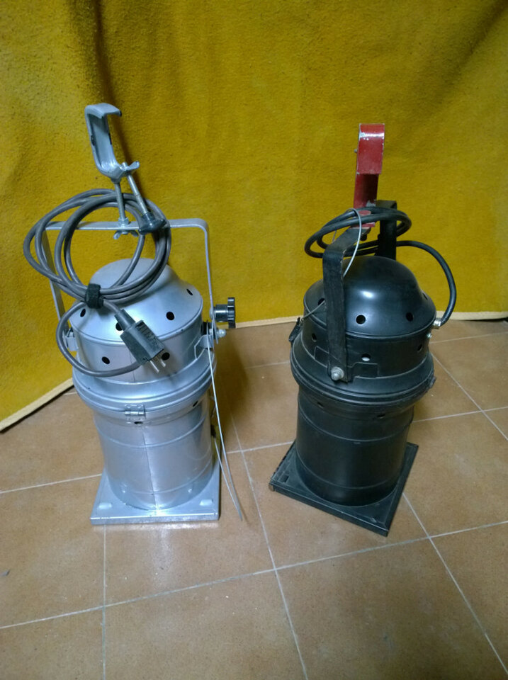 Focos PAR64 con portafiltros