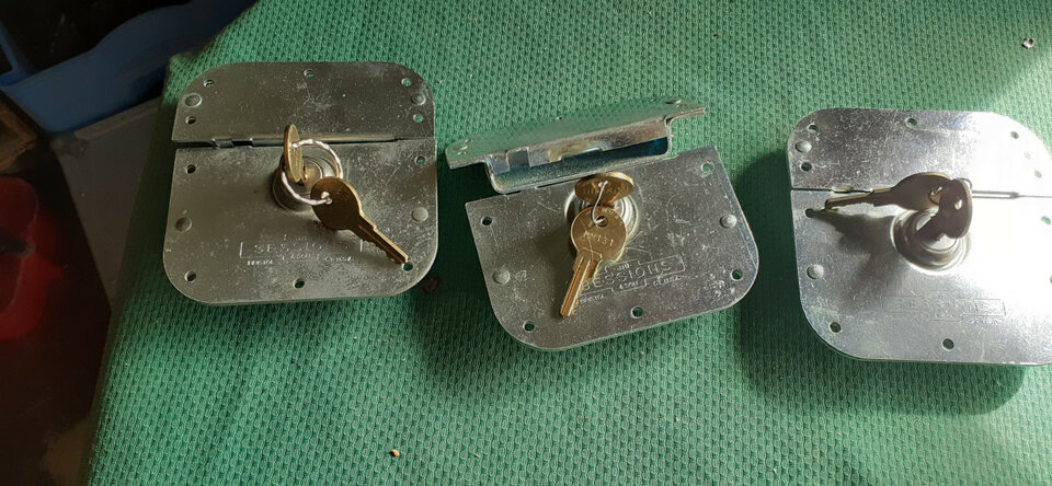 Herrajes para rack varios oferton también cambio