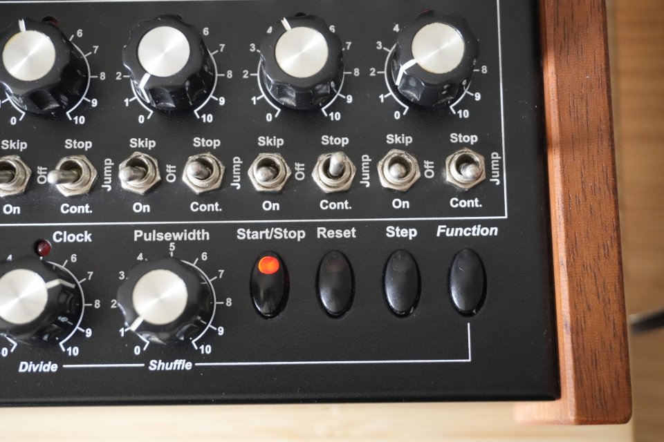 Secuenciador analógico Doepfer Dark Time de segunda mano · Foto 4 de 10 · Madrid · 320 €