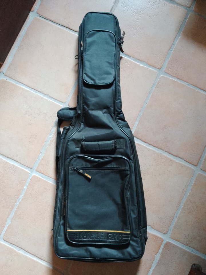 Fundas blandas guitarra de segunda mano · Foto 2 de 2 · Barcelona · 40 €