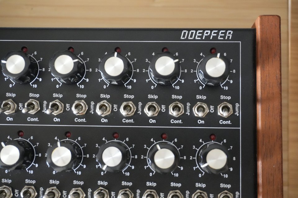 Secuenciador analógico Doepfer Dark Time de segunda mano · Foto 5 de 10 · Madrid · 320 €