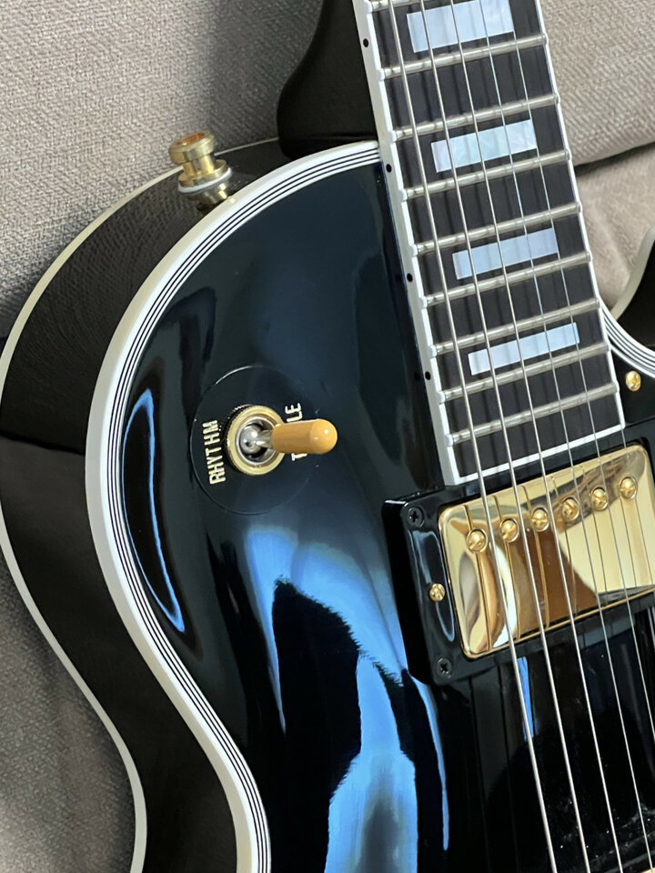 Guitarra Tokai LC230S Black Beauty de segunda mano · Foto 2 de 10 · Madrid · 2150 €