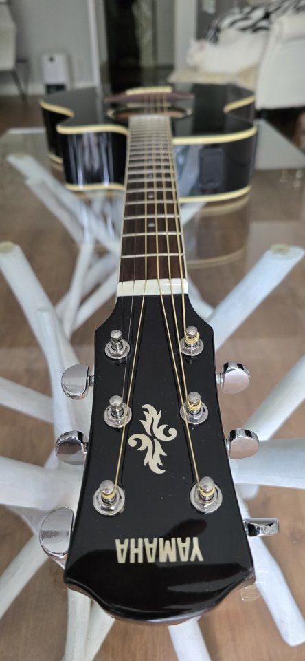 Yamaha Electroacústica de segunda mano · Foto 4 de 10 · Madrid · 175 €