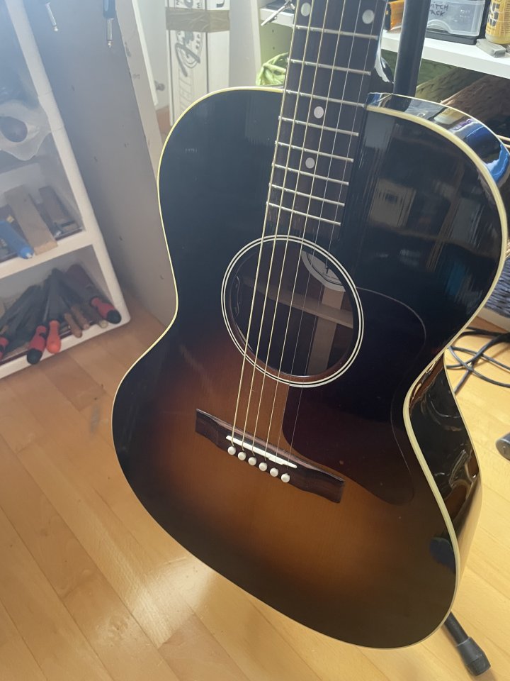 GIBSON L00 standard vs limited