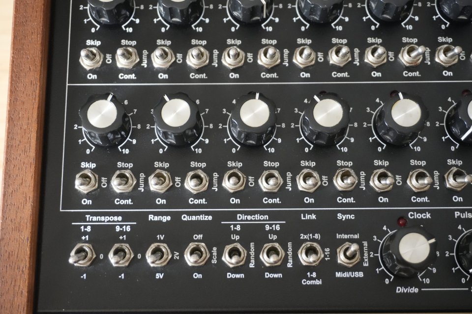 Secuenciador analógico Doepfer Dark Time de segunda mano · Foto 7 de 10 · Madrid · 320 €