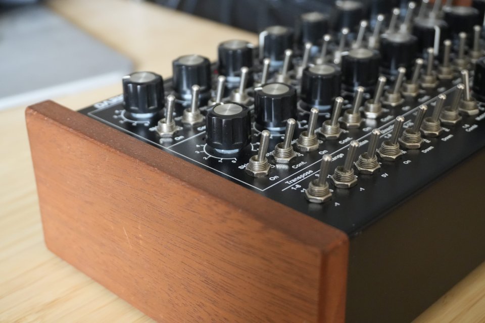 Secuenciador analógico Doepfer Dark Time de segunda mano · Foto 8 de 10 · Madrid · 320 €