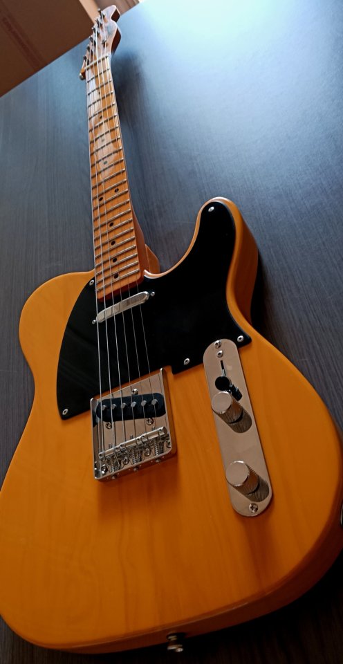 Guitarra eléctrica Squier Classic Vibe '50s de segunda mano · Foto 3 de 9 · Madrid · 350 €