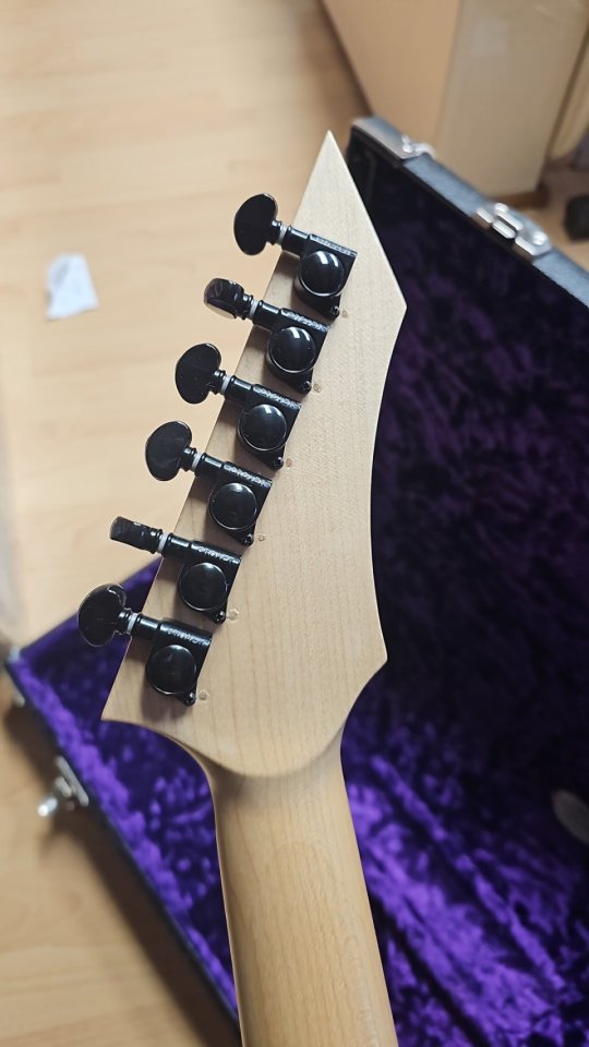 BC RICH GUNSLINGER USA de segunda mano · Foto 5 de 6 · Bizkaia · 1300 €