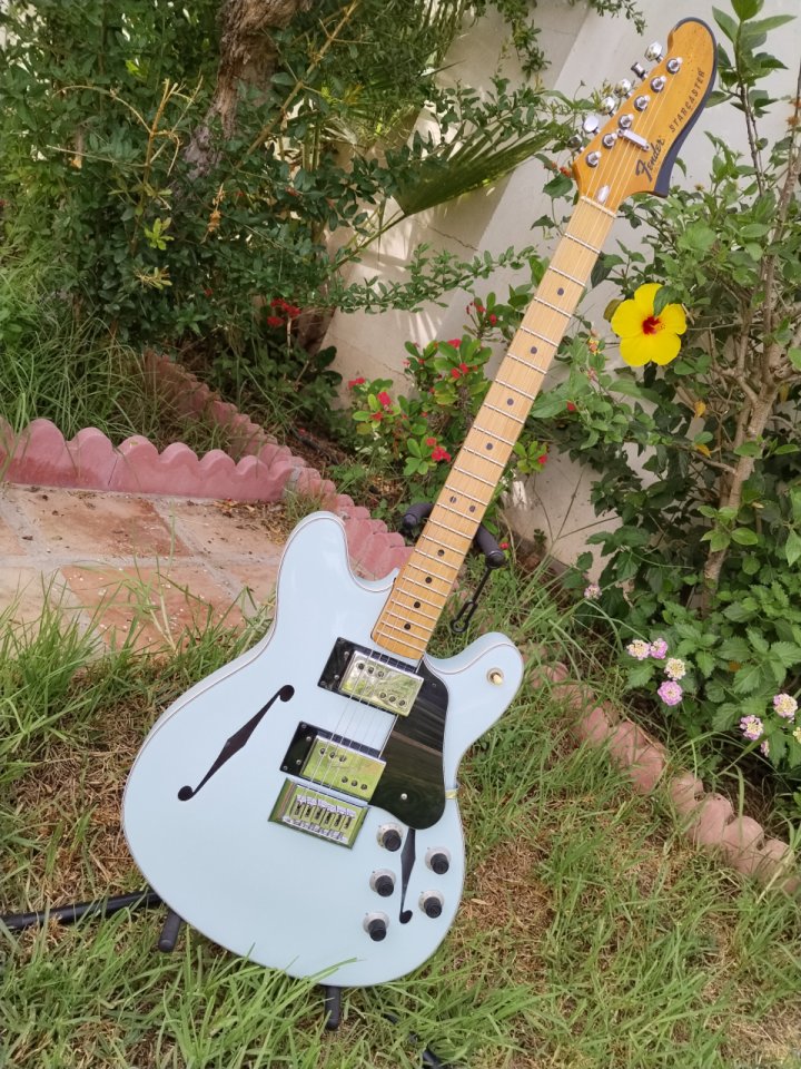 Fender Starcaster 1976 Sonic Blue de segunda mano · Foto 4 de 9 · Málaga · 3800 €