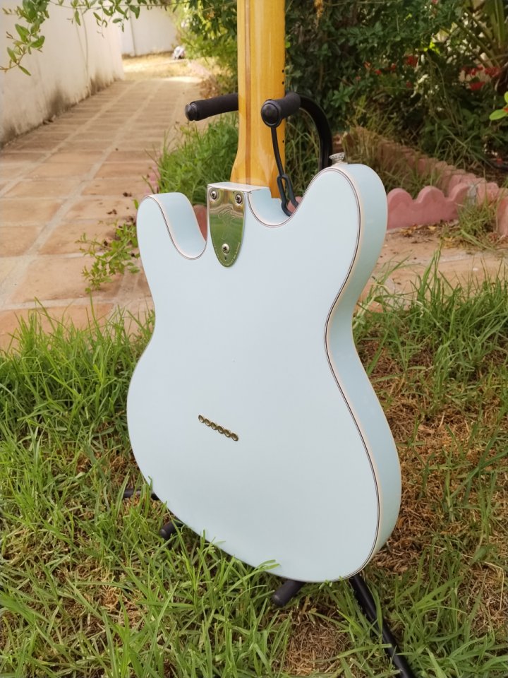 Fender Starcaster 1976 Sonic Blue de segunda mano · Foto 3 de 9 · Málaga · 3800 €
