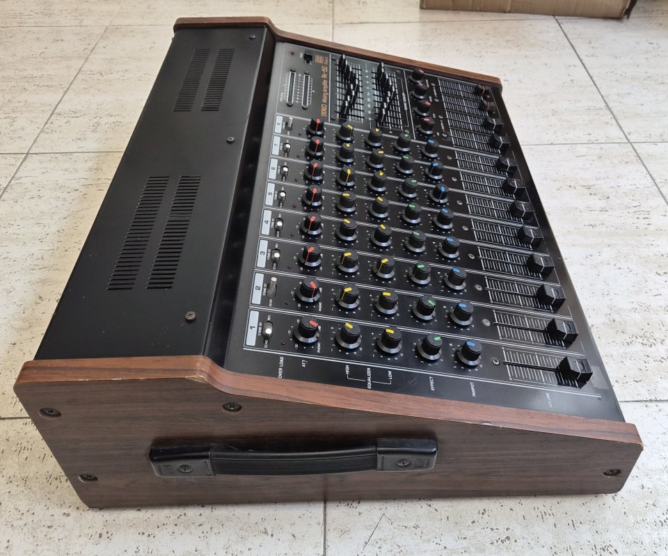 MIXER ROLAND PA-150 de segunda mano · Foto 2 de 8 · Girona · 325 €