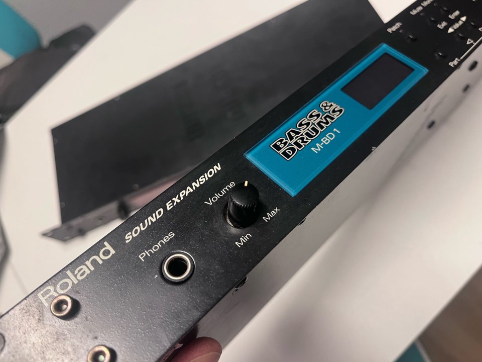 Módulo Roland Bass & Drums M-BD1 de segunda mano · Foto 1 de 2 · Madrid · 150 €