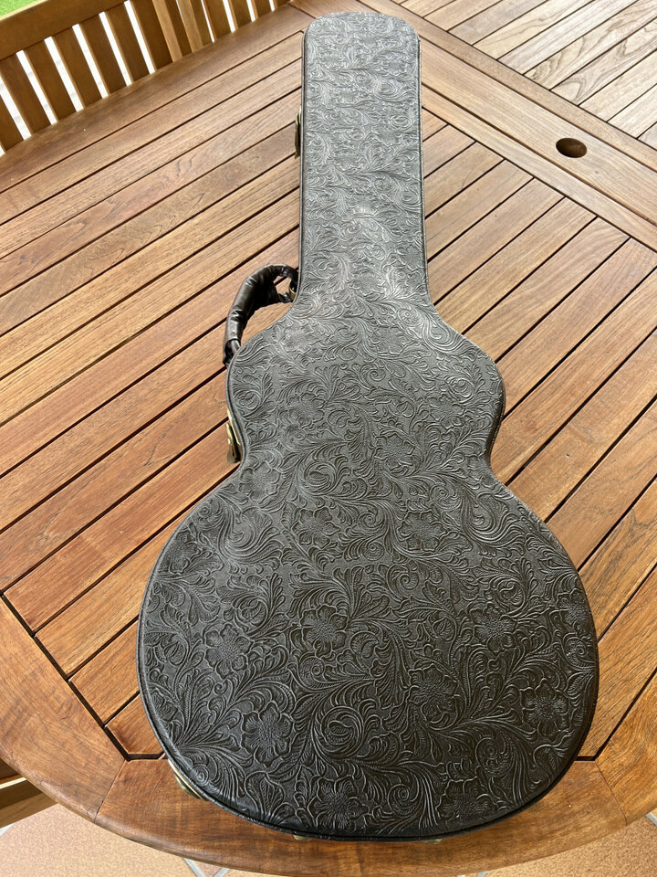 Guitarra Tokai LC230S Black Beauty de segunda mano · Foto 10 de 10 · Madrid · 2150 €