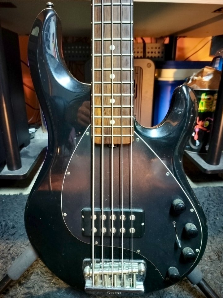 MUSIC MAN Stingray 5 de 1996