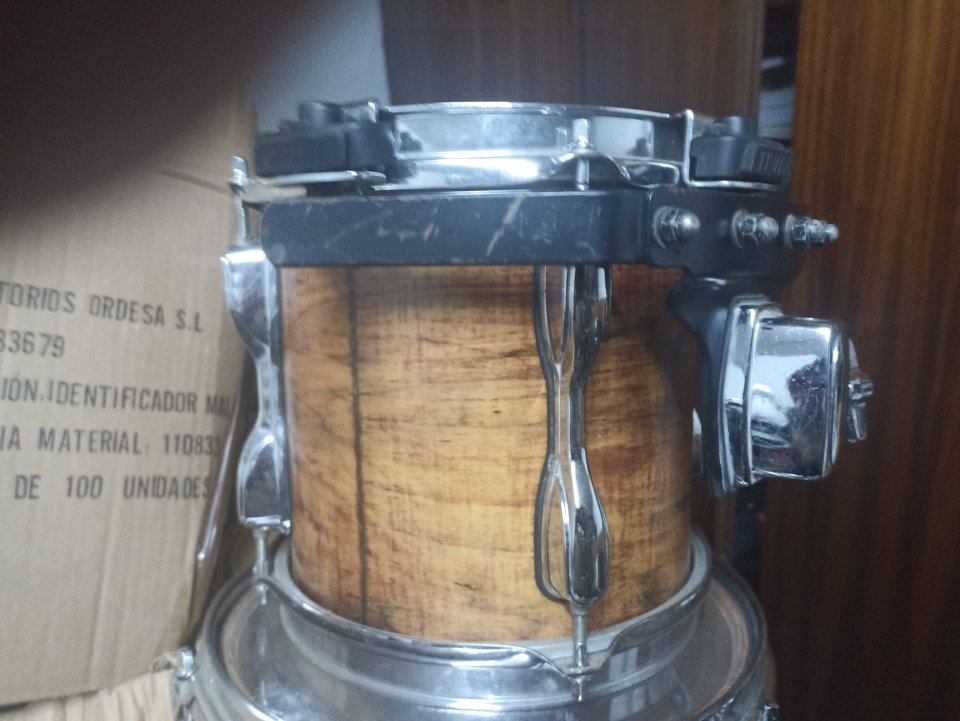 Tom Tama Rockstar 8x7 con star-cast.