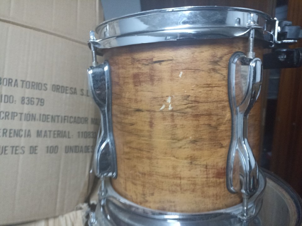 Tom Tama Rockstar 8x7 con star-cast.