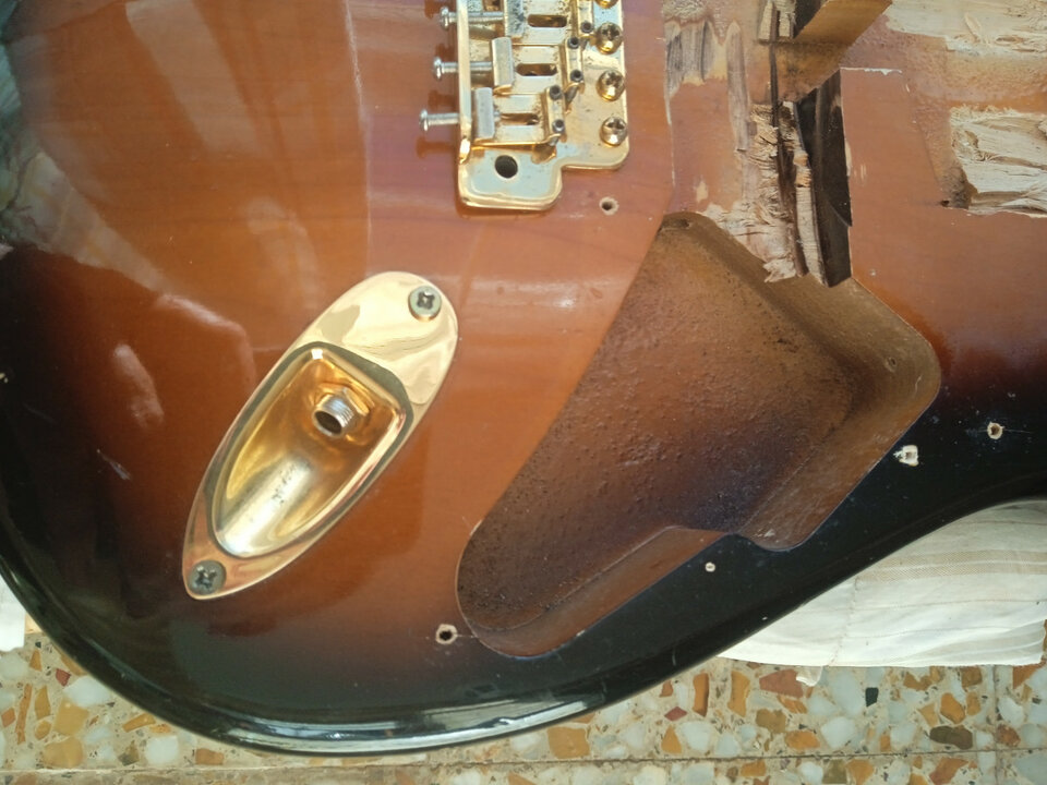 cuerpo strato tokai 83