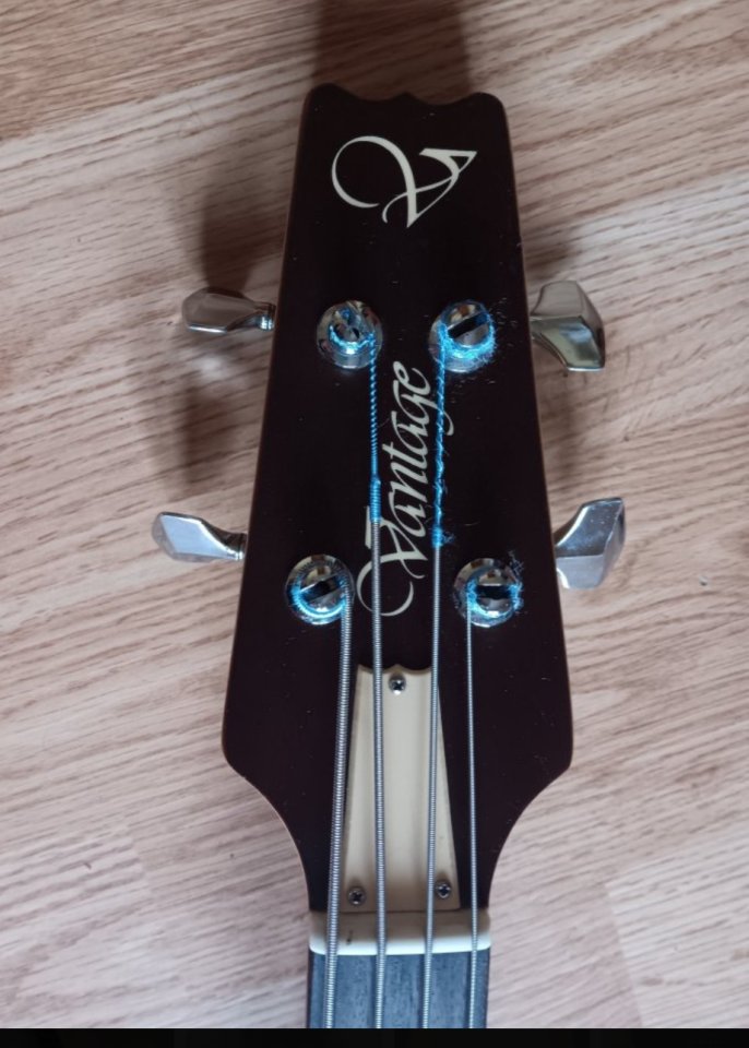 Bajo Electrico Vantage VS600B