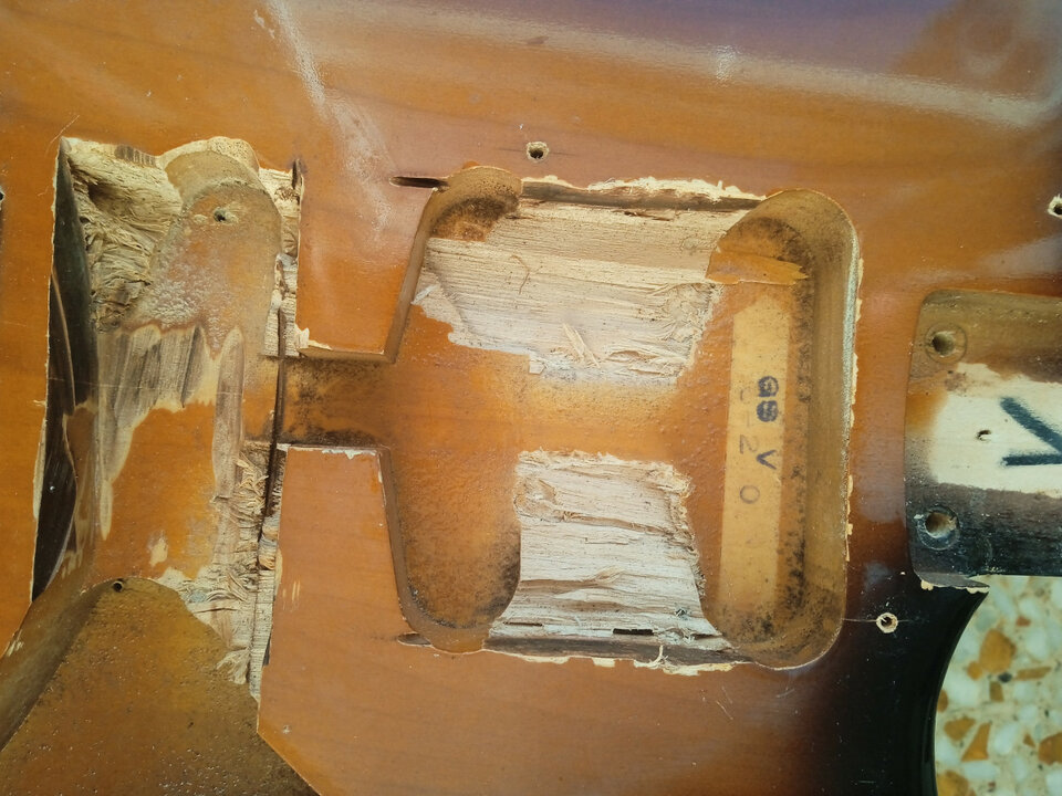 cuerpo strato tokai 83