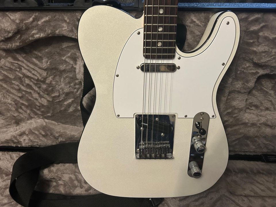 FENDER TELECASTER American Ultra. de segunda mano · Foto 1 de 4 · Almería · 1500 €