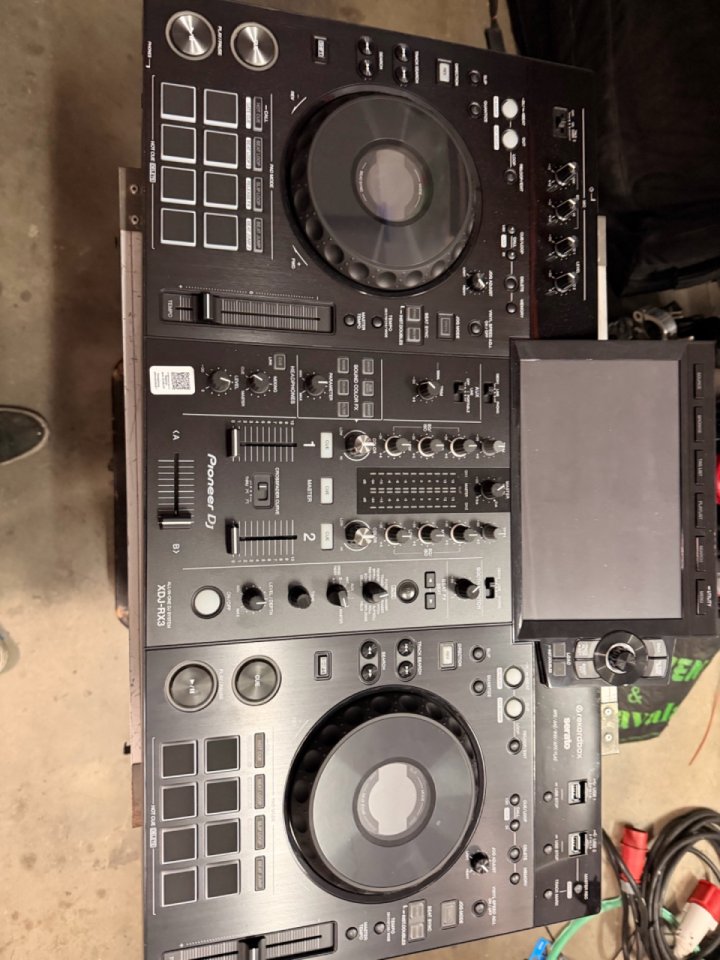 Pionner XDJ-RX3 de segunda mano · Foto 3 de 5 · Málaga · 1500 €