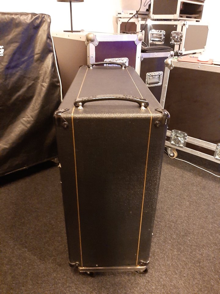 Pantalla Vox 2x12 (V212) - Altavoces Celestion Creamback G12M-65 - Impecable