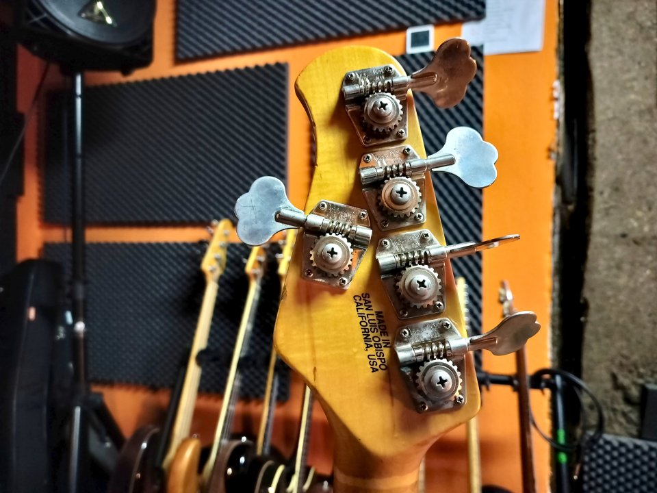 MUSIC MAN Stingray 5 de 1996