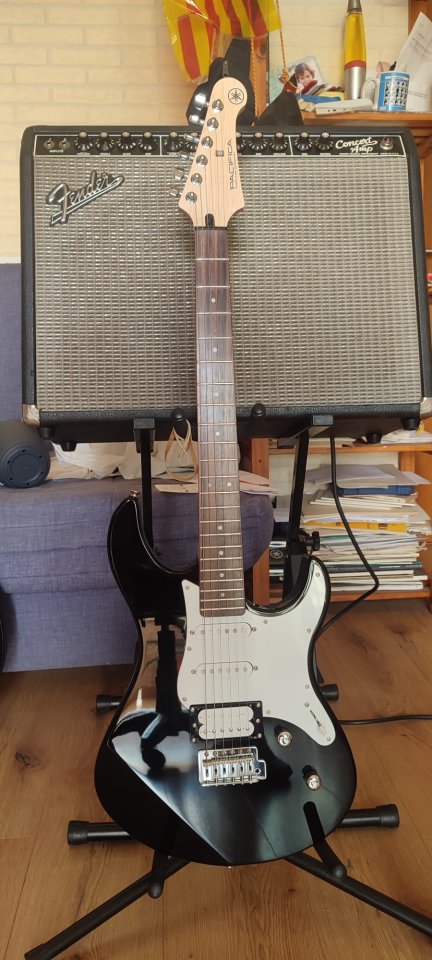 Yamaha Pacifica 112V de segunda mano · Valencia · 180 €
