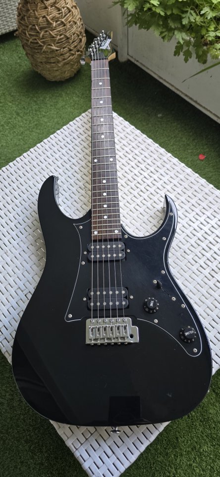 Guitarra Eléctrica Ibanez de segunda mano · Foto 2 de 10 · Madrid · 150 €