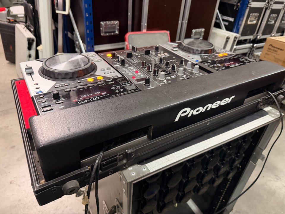 Set Pionner 400 + 2 CDJ400 de segunda mano · Foto 1 de 4 · Málaga · 350 €