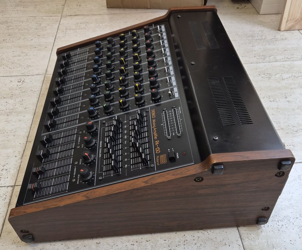 MIXER ROLAND PA-150 de segunda mano · Foto 3 de 8 · Girona · 325 €