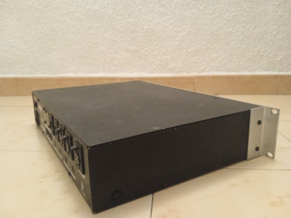 BEHRINGER ULTRACURVE DSP 8000 Ecualizador 31 Bandas