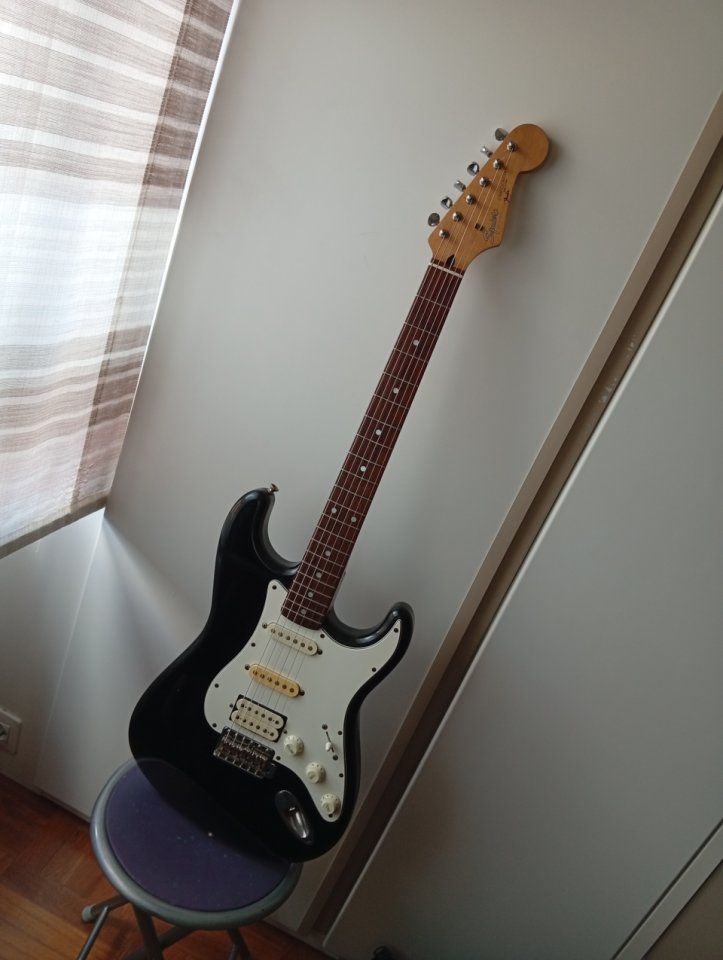 Squier stratocaster made in japan de segunda mano · Foto 1 de 5 · Burgos · 365 €