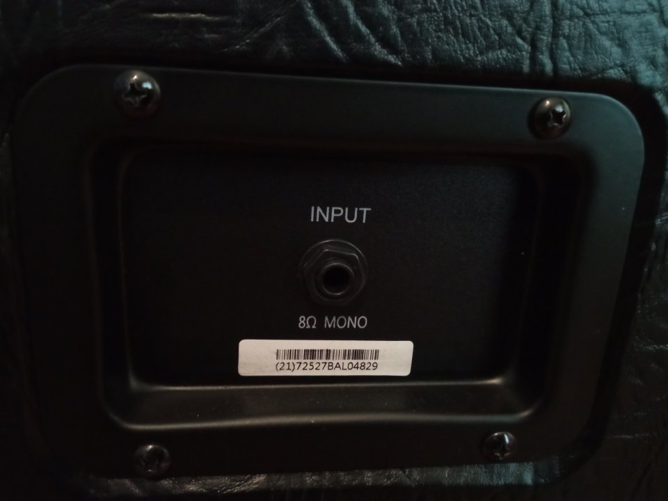 Pantalla Harley Benton 1x12 Celestion V-Type de segunda mano · Foto 7 de 7 · Pontevedra · 95 €