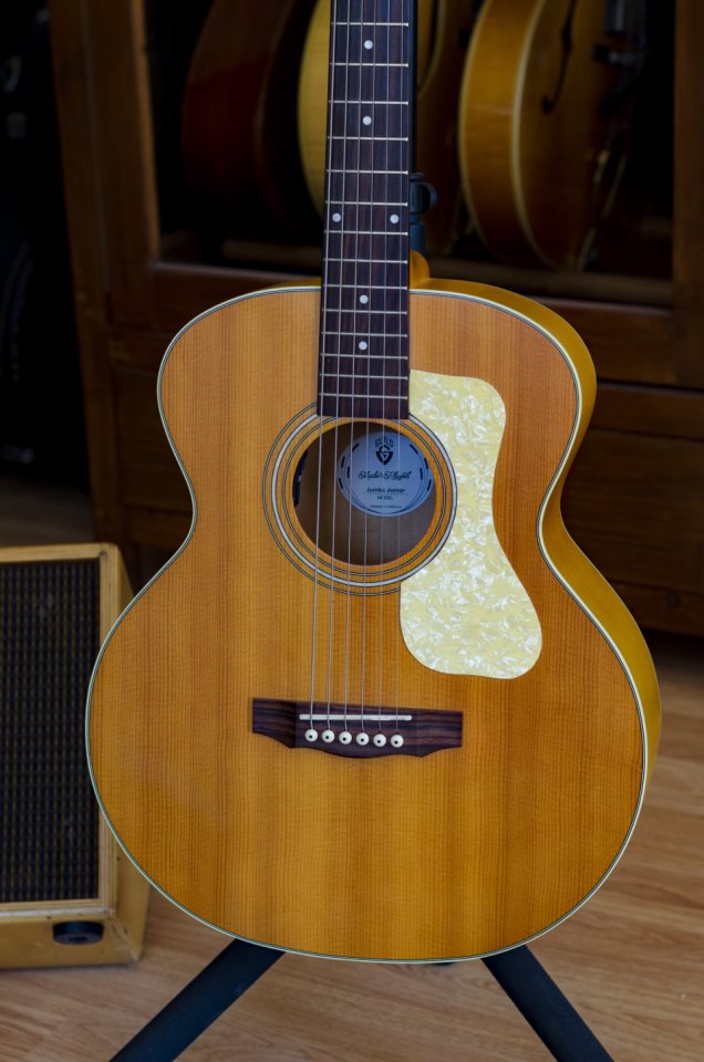 Guild Jumbo Junior Maple - Escala corta