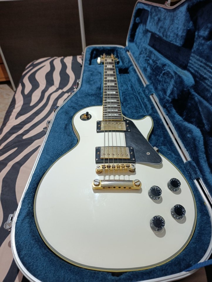 Epiphone Les Paul Custom+Estuche rigido de segunda mano · Foto 1 de 7 · Badajoz · 500 €