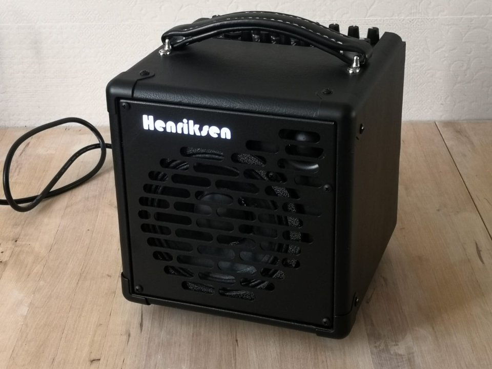 Ampli Henriksen The BUD SIX - mint / con garantía