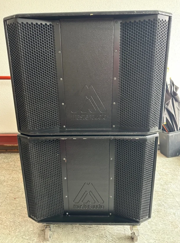 Subgraves activos Master Audio p18swa de segunda mano · Foto 1 de 3 · Araba · 2000 €