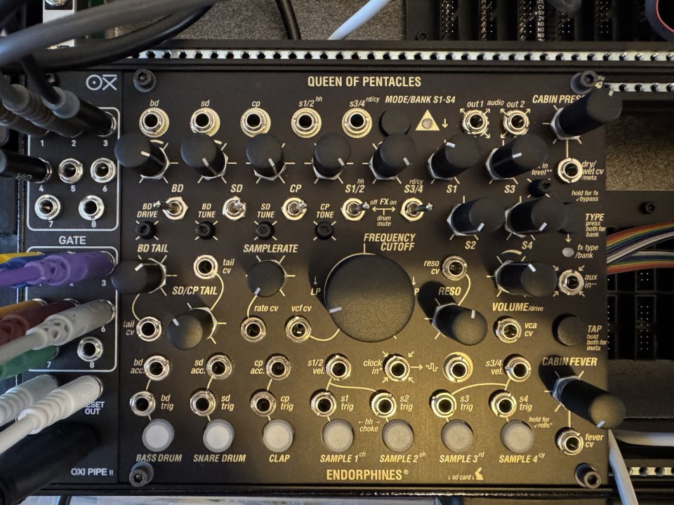 Endorphin.es Queen Of Pentacles