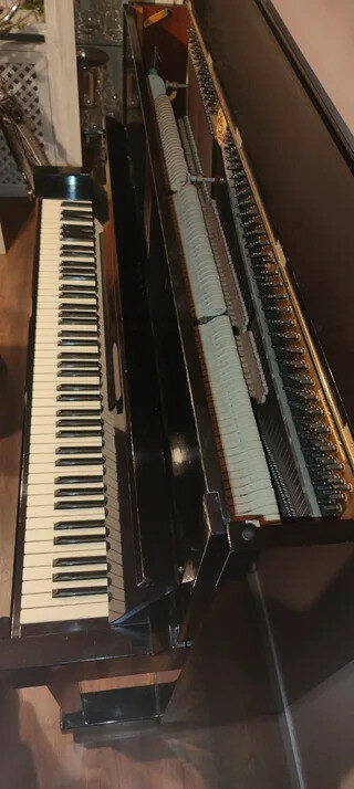 Piano Vertical Kawai K8 de segunda mano · Foto 7 de 9 · Madrid · 2495 €