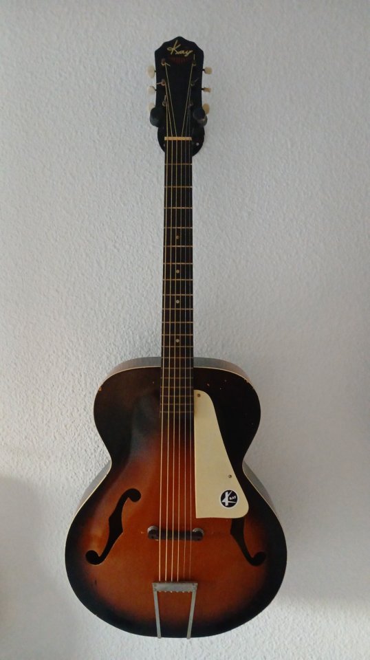 Kay USA arch top vintage años 50-60 sunburst, de segunda mano · Foto 1 de 3 · Sevilla · 395 €