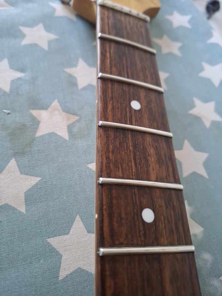 Vendo mastil stratocaster Musikraft de segunda mano · Foto 7 de 7 · Madrid · 340 €