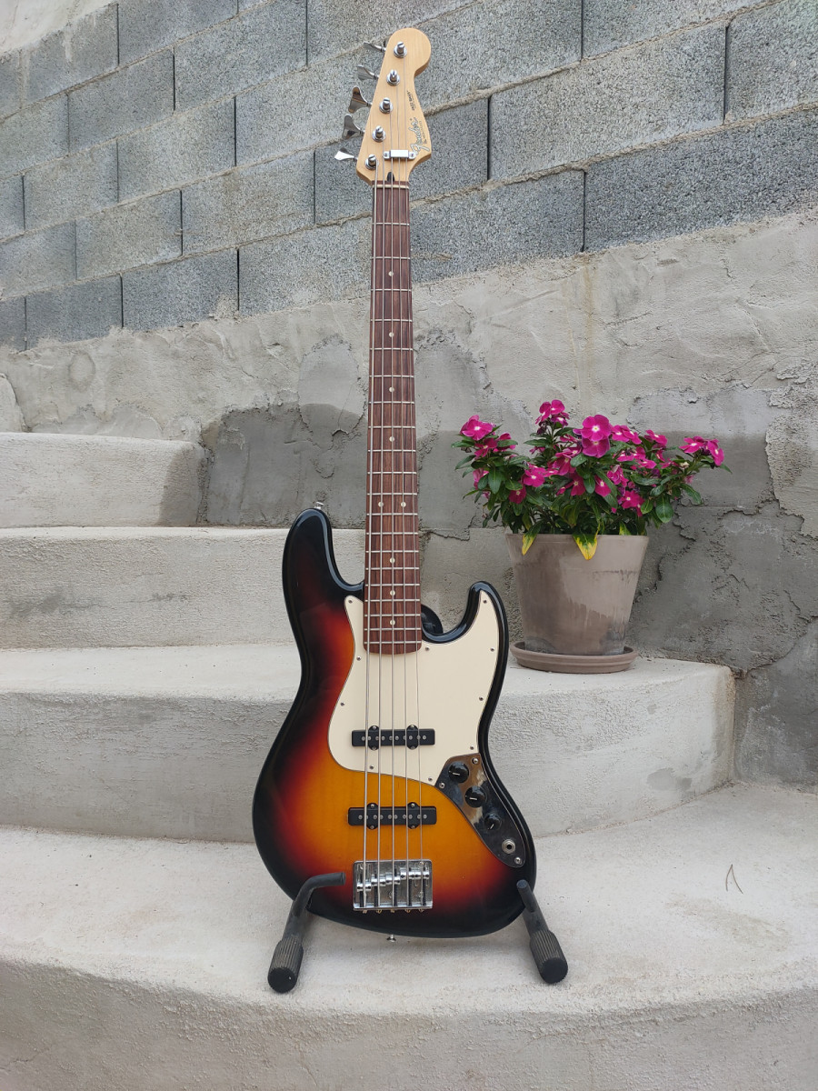 Fender Jazz Bass 5 cuerdas de segunda mano por 550 € en Barcelona |  Guitarristas.info