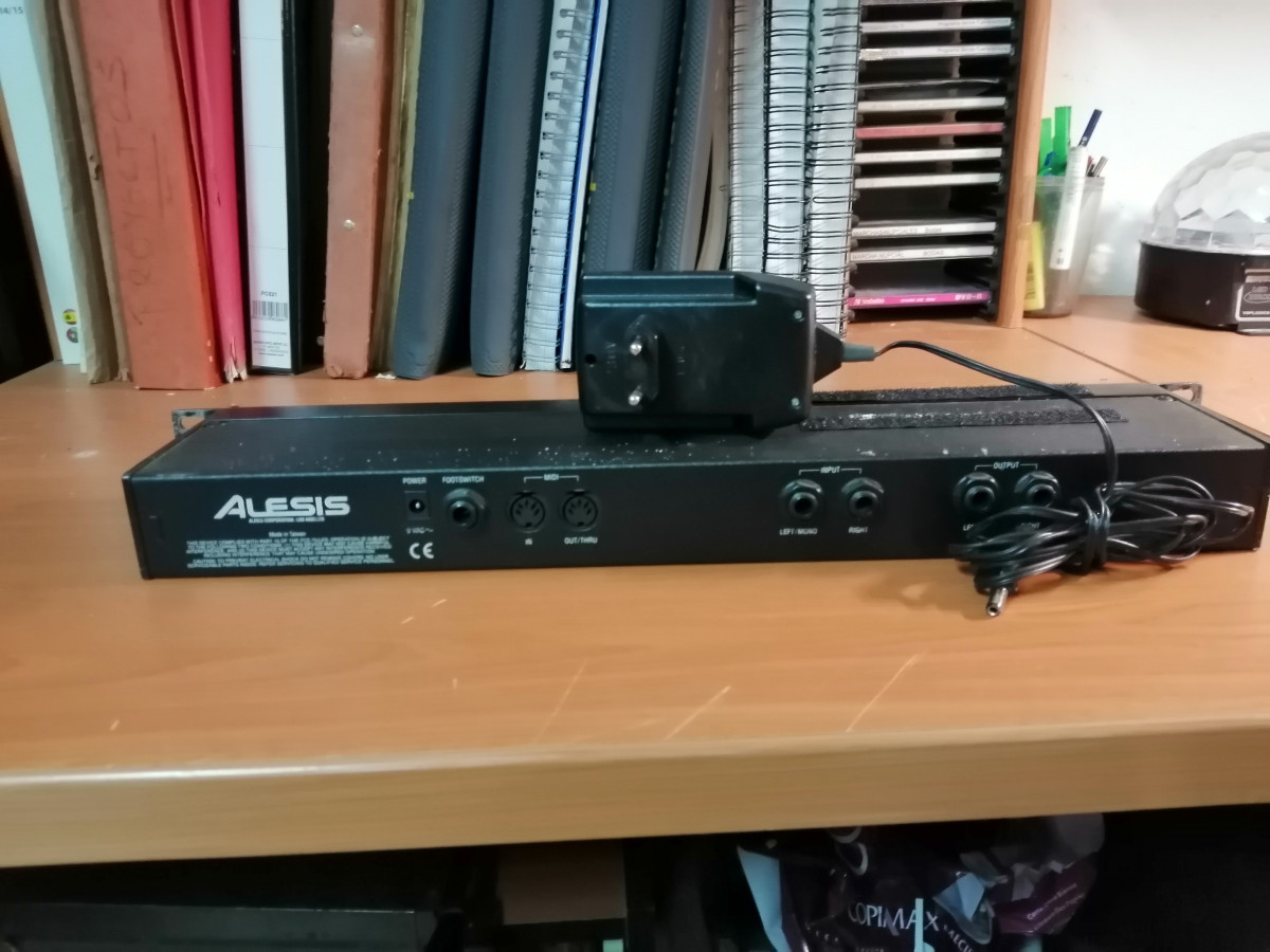 Reverb Alesis Microverb-IV de segunda mano por 75 € en A Coruña